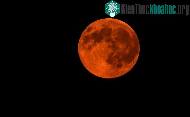 Ngắm siêu trăng đầu tiên của mùa thu 2015