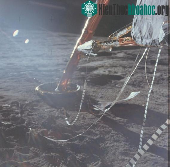 NASA công bố 8.400 bức ảnh về quá trình khám phá Mặt Trăng ảnh 1