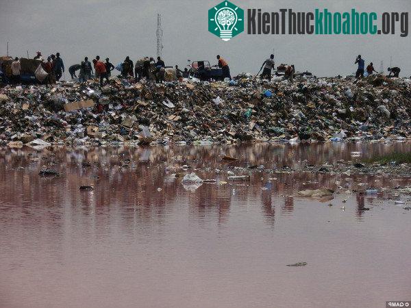"Nghĩa địa" rác thải điện tử của phương Tây tại châu Phi