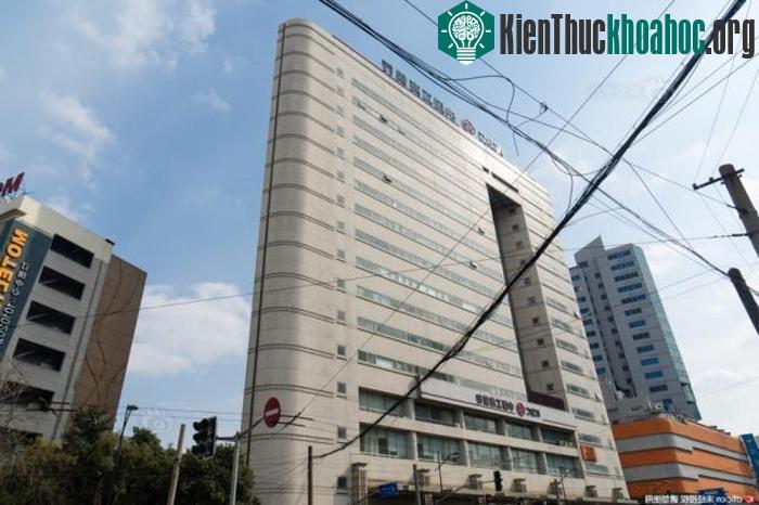 Sốc với những tòa nhà "không thể mỏng hơn" chỉ có ở Trung Quốc ảnh 1