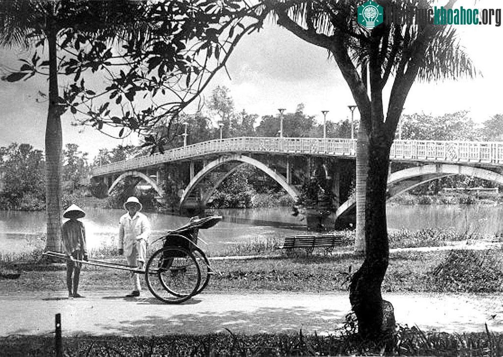 Cầu Sở Thú bắc qua kênh Nhiêu Lộc, TP. HCM ngày nay