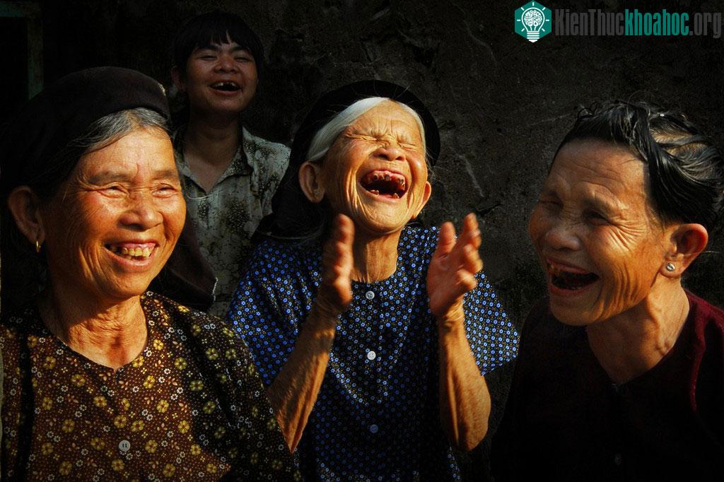 Nụ cười tuổi xế già: "Không răng" vẫn đẹp ảnh 1