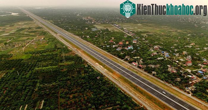 Ngắm cao tốc hiện đại nhất Việt Nam trước ngày thông xe