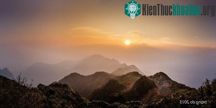 Mặt trời mọc trên đỉnh Fansipan- (Ảnh: Trong Do)
