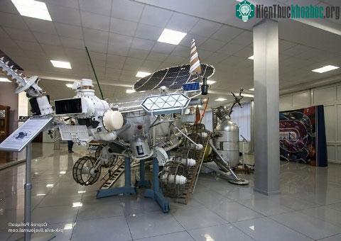 Cận cảnh xe thám hiểm mặt trăng đồ cổ của Liên Xô ảnh 1