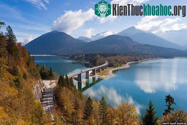 Những bức tranh "mùa thu vàng" tuyệt đẹp ở các nước- ảnh 11