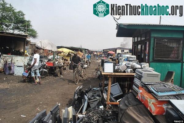 "Nghĩa địa" rác thải điện tử của phương Tây tại châu Phi