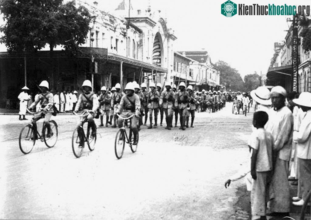 Rue Paul Bert, ngày nay là phố Tràng Tiền, Hà Nội