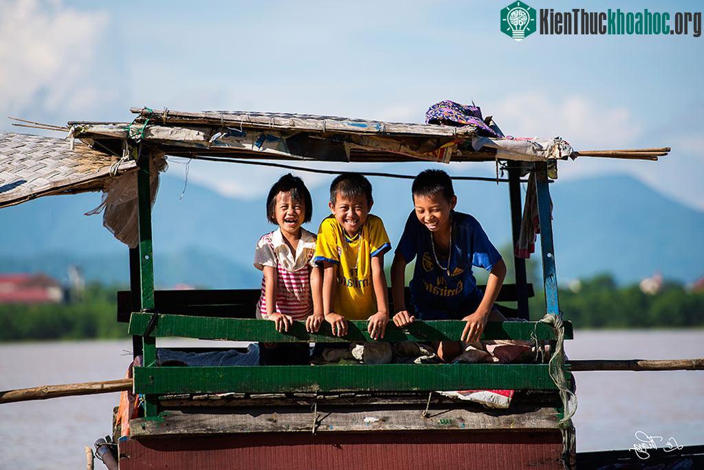 Và những chuyến chu du bất ngờ tới thế giới lạ lẫm đầy màu sắc