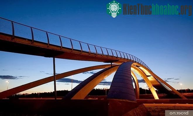 Những cây cầu ấn tượng trên thế giới- ảnh 11