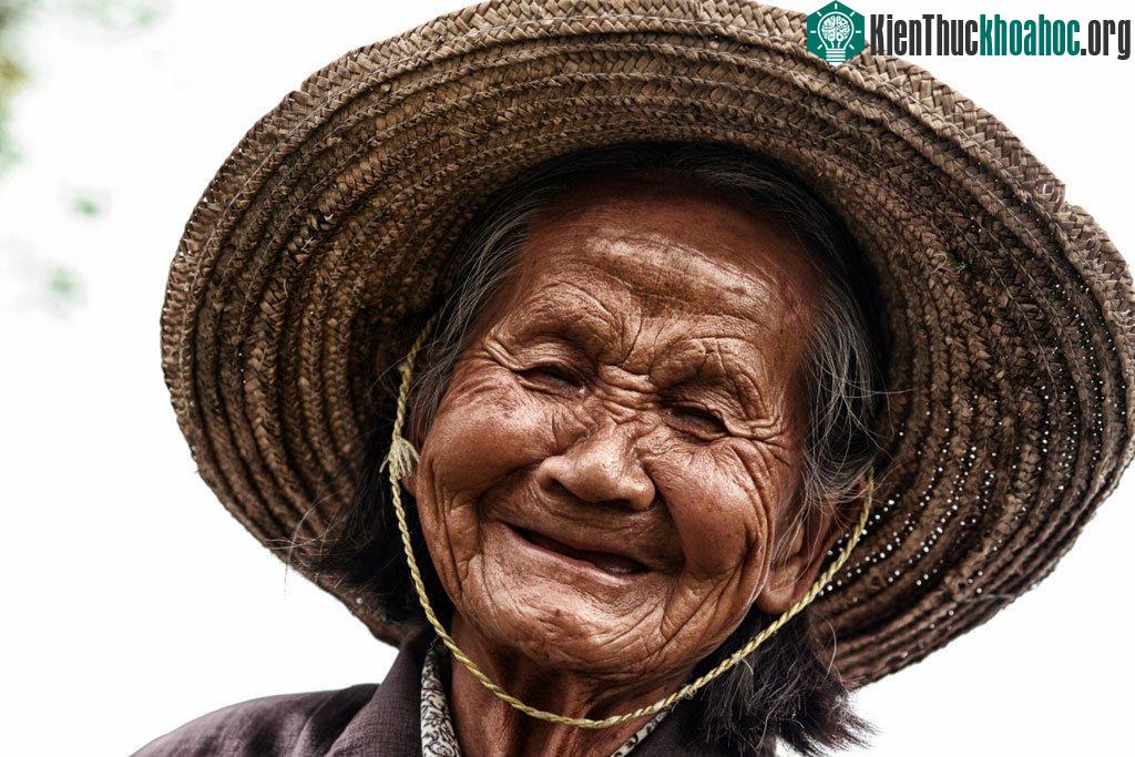 Nụ cười tuổi xế già: "Không răng" vẫn đẹp ảnh 12