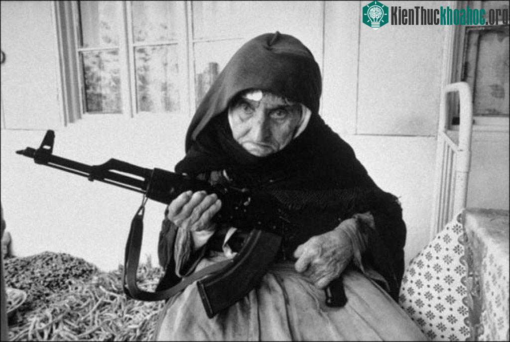 Một người lính Armenia 106 tuổi (1967)