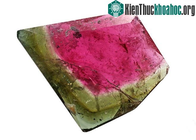 Bí ẩn vũ trụ ẩn giấu trong những viên đá quý tự nhiên