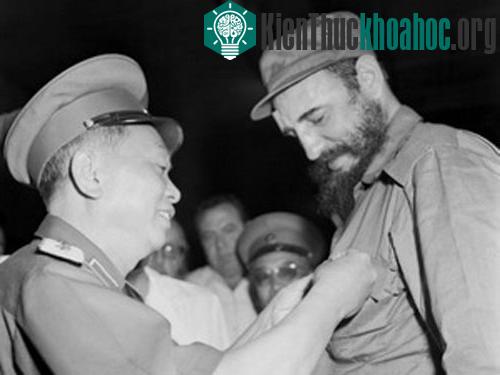 Những hình ảnh quý về Đại tướng Võ Nguyên Giáp ảnh 14