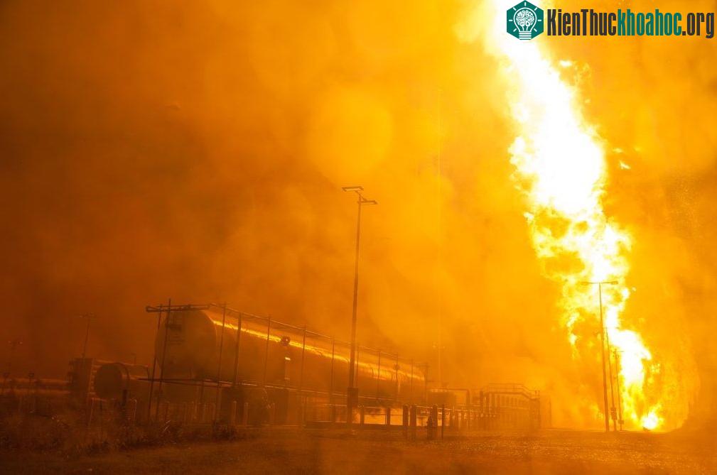 NASA phát hành ảnh ghi lại vụ nổ tên lửa Antares năm ngoái ảnh 15