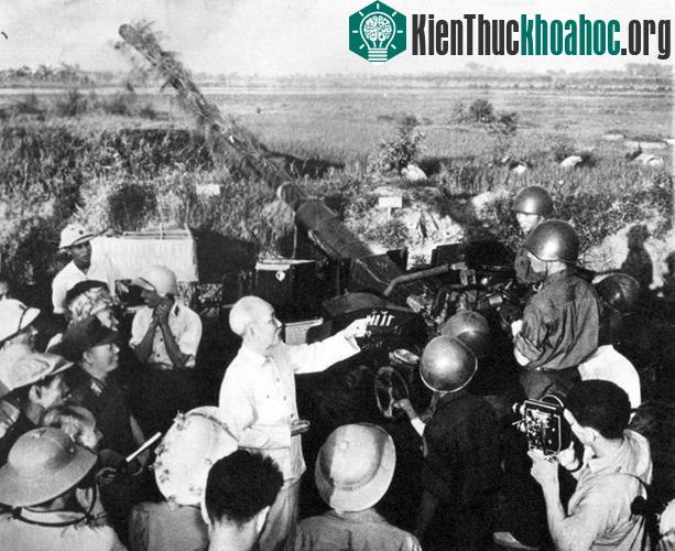 Xúc động hình ảnh giản dị và cao quý của Bác Hồ- ảnh 16