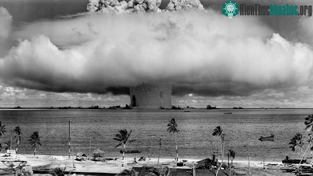 Nổ bom nguyên tử dưới nước tương đương 15 kilotonnes