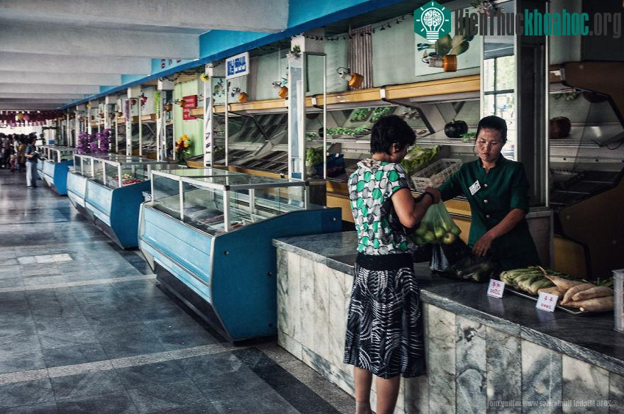 Cửa hàng này chỉ dành cho những người dân địa phương mà thôi