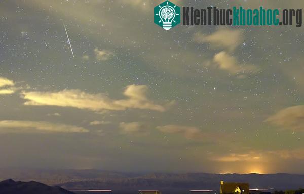 Chùm ảnh mưa sao băng Perseid lớn nhất năm 2015
