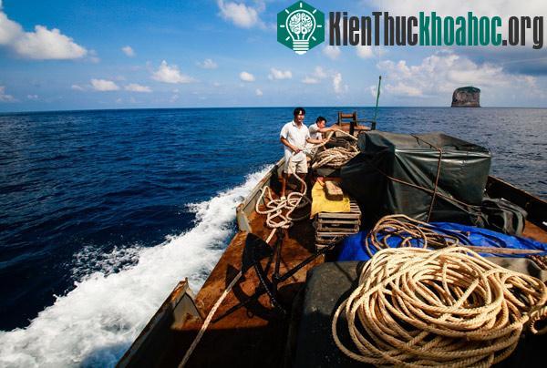 Đảo đá khổng lồ độc nhất vô nhị trên Biển Đông
