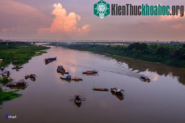 Dấu thời gian trên cầu Long Biên