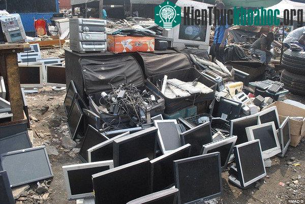 "Nghĩa địa" rác thải điện tử của phương Tây tại châu Phi