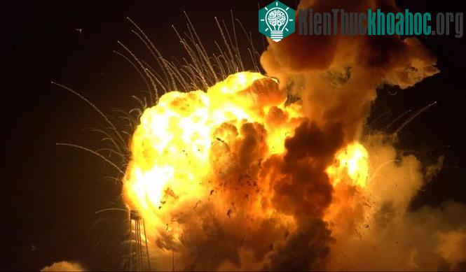 Ngày 28/10/2014, tên lửa không người lái Antares 14 tầng của Cơ quan hàng không vũ trụ Mỹ (NASA) do Hãng Orbital Sciences Corp sản xuất phát nổ chỉ sáu giây sau khi được phóng lên từ bệ phóng Wallo...