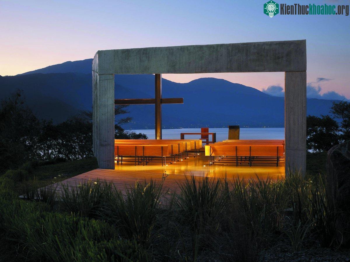 Ribbon Chapel - thiết kế bởi Hiroshi Nakamura & NAP Co., Ltd (Hiroshima, Nhật Bản)