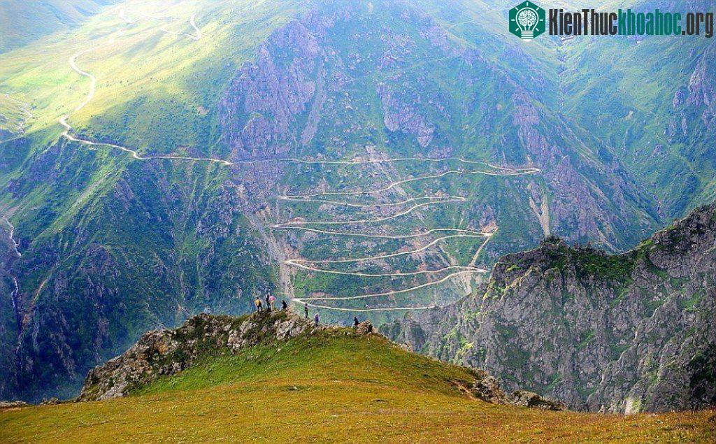 Đường D915 Bayburt - tuyến đường nguy hiểm nhất thế giới