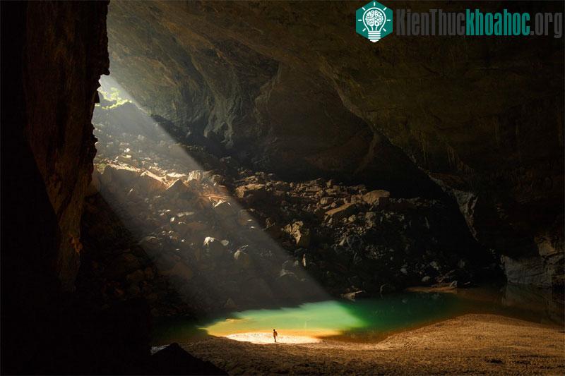 Hang Én ở công viên quốc gia Phong Nha Kẻ Bàng, Quảng Bình