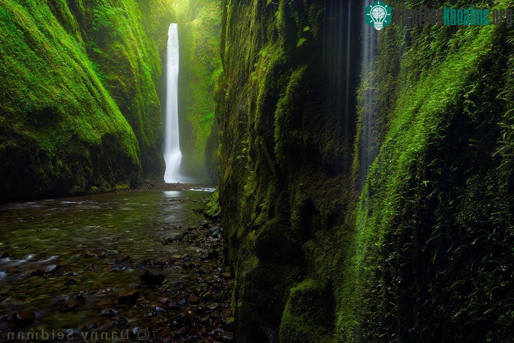 Thác Oneonta, Corbett, Oregon, Mỹ