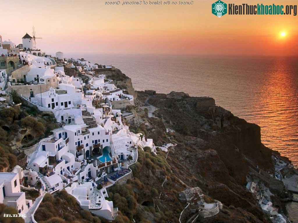 Santorini, Hy Lạp trong cảnh hoàng hôn.