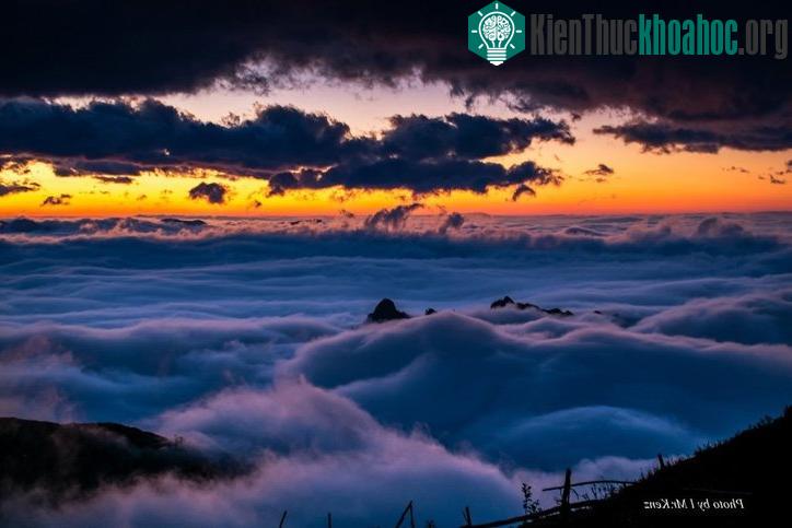Bình minh trên Bạch Mộc Lương Tử là binh minh đa sắc màu- (Ảnh: Khactoan Nguyen)