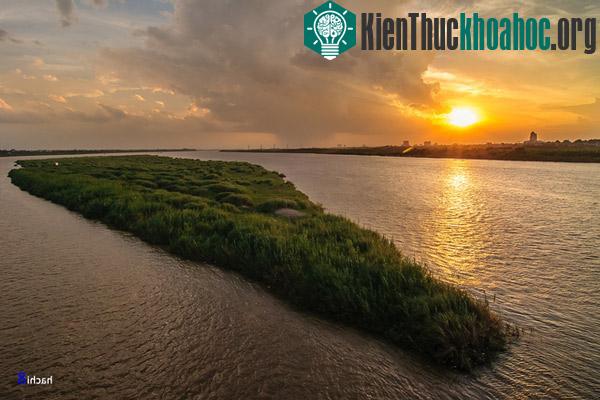 Dấu thời gian trên cầu Long Biên