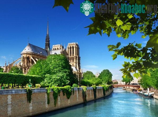 Paris, Pháp