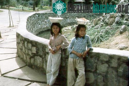 Chùm ảnh màu đăc sắc về trẻ em miền Nam, Trung trước 1975