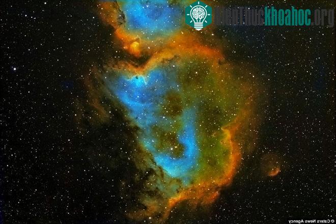 Kiểu thứ hai xảy ra khi một ngôi sao chuẩn bị kết thúc quá trình sống. Nó cháy hết nhiên liệu nhiệt hạch, mất áp suất ánh sáng, và sụp đổ vào tâm dưới trọng trường của chính nó. Mật độ và áp suất t...