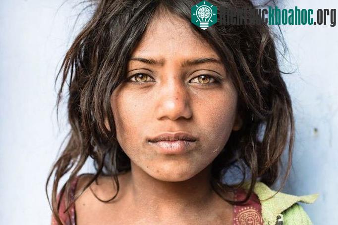 "Bé gái Pushkar" của nhiếp ảnh gia&nbsp;Maurits Bos.&nbsp;(Ảnh: National Geographic)
