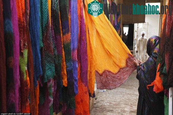 Hình ảnh một khu chợ vải ở Mauritania, Tây Phi.