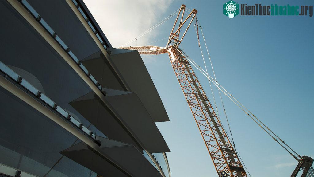 Đường kính của Tòa nhà chính ước tính sẽ đạt 1.521 feet (tương đương hơn 463 mét), lớn hơn chiều cao của tòa nhà Empire State Building.
