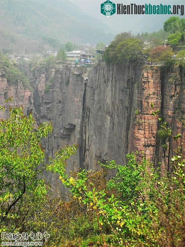 Tinh thần cộng đồng của người dân Quách Lượng còn cao hơn độ cao của ngôi làng so với mặt nước biển