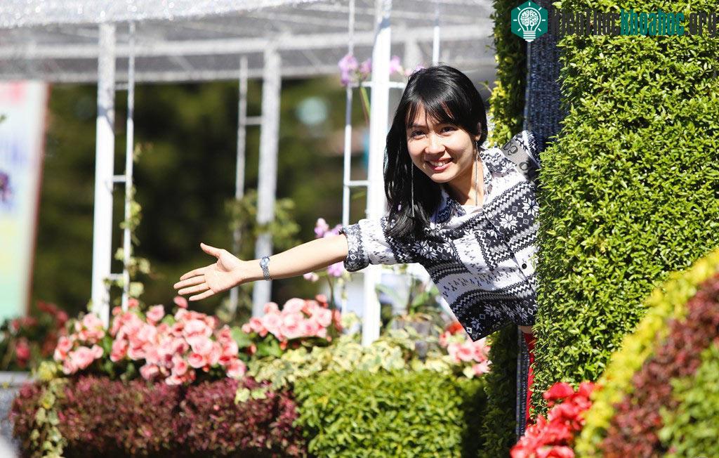 Lần thứ 2 đến với sự kiện, cô gái có tên Ngọc Anh (người TP HCM) nhận định, lễ hội lần này hoành tráng và ấn tượng hơn các kỳ trước nhiều. Ngoài ra, cô cũng muốn có thêm nhiều đường hoa trên các tu...