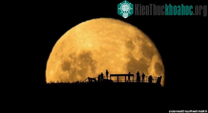 Ảnh của Geen một lần nữa đoạt giải ở hạng mục Con người và vũ trụ, khắc họa hình bóng con người trên mặt trăng - (Ảnh: Daily Mail)