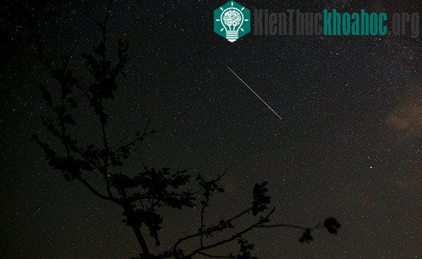 Chùm ảnh mưa sao băng Perseid lớn nhất năm 2015