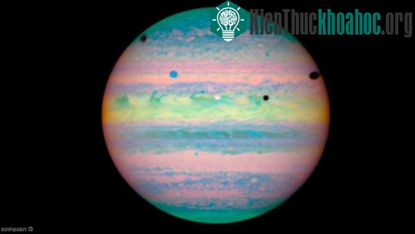 Chiêm ngưỡng chùm ảnh thiên văn tuyệt đẹp mừng kính Hubble 25 tuổi