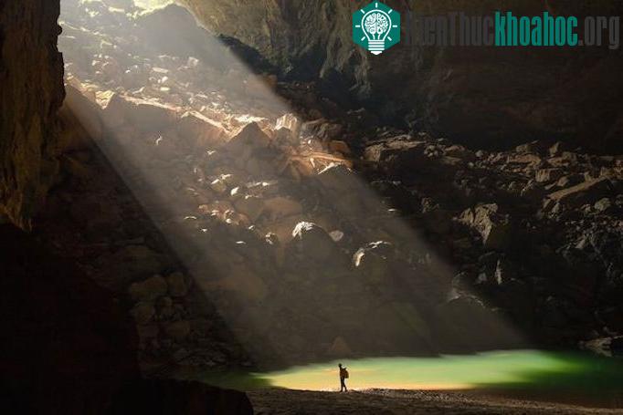 "Ánh nắng ở hang Én" của nhiếp ảnh gia&nbsp;Ryan Deboodt.&nbsp;(Ảnh: National Geographic)