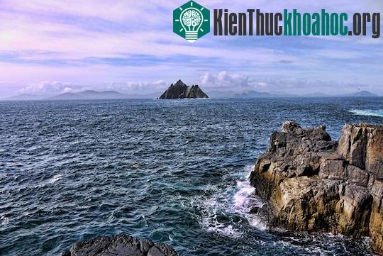 Quần đảo Skellig nơi có rất nhiều các loài chim đến cư trú và là địa điểm ngắm chim nổi tiếng tại Ireland.