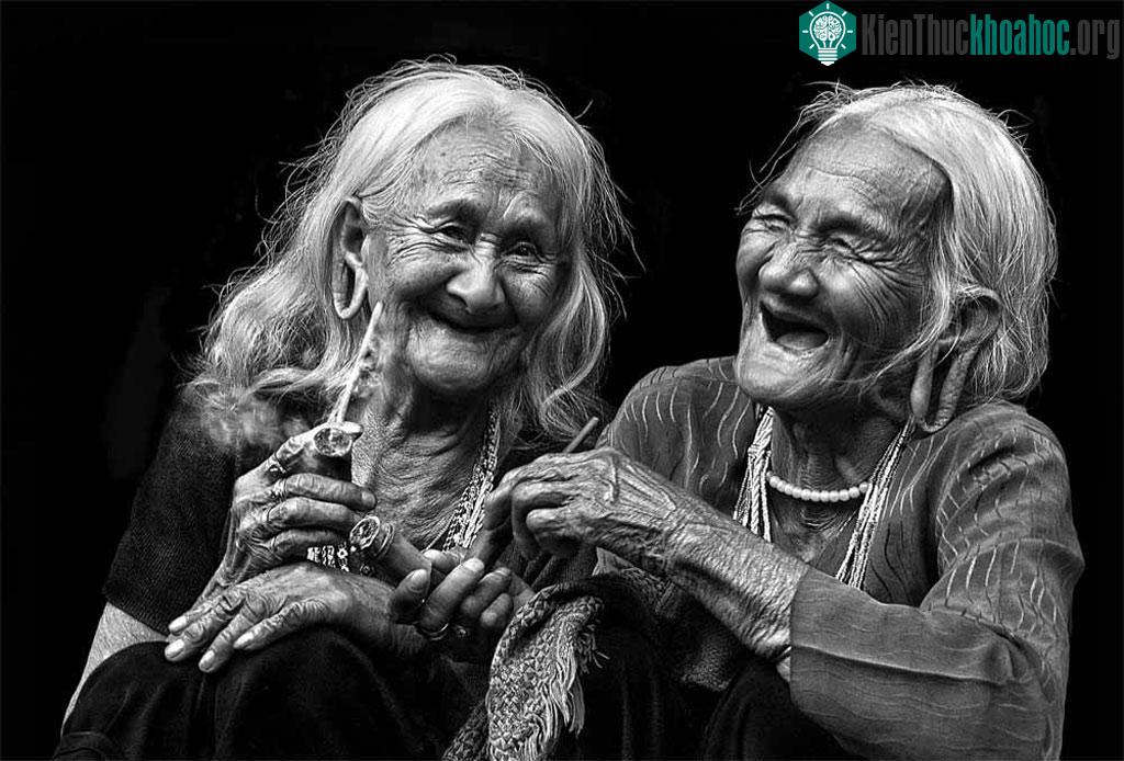 Nụ cười tuổi xế già: "Không răng" vẫn đẹp ảnh 6