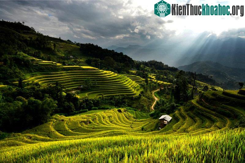 Bản Péo trong nắng chiều.
