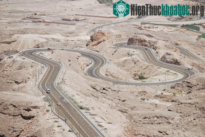 Những con đường ngoằn ngoèo nhất thế giới ảnh 7